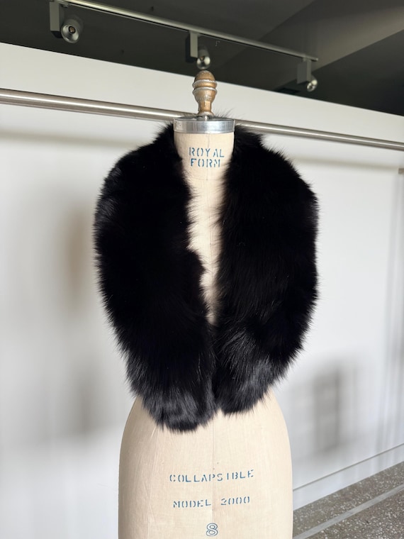 Real fin raccoon dyed Fur Black Collar: Luxury Neck Warmer Stole