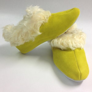 Genuine shearling slippers for women, shearling slippers, shearling shoes, fur slippers, real fur slippers, sheepskin slippers. Genuine fur. image 1