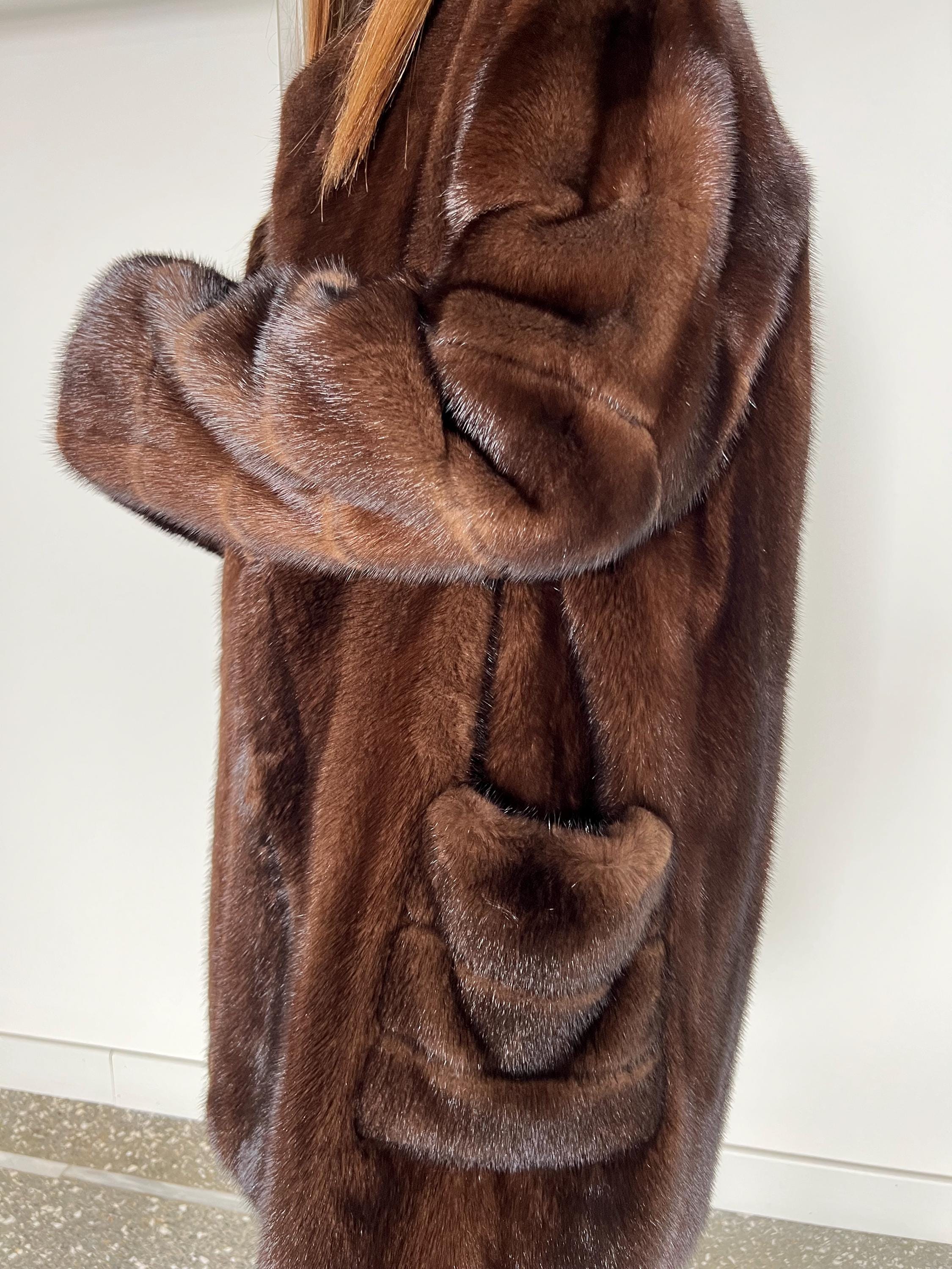 本物のブラウンミンクファージャケット：サガ デミ バフカラーコート