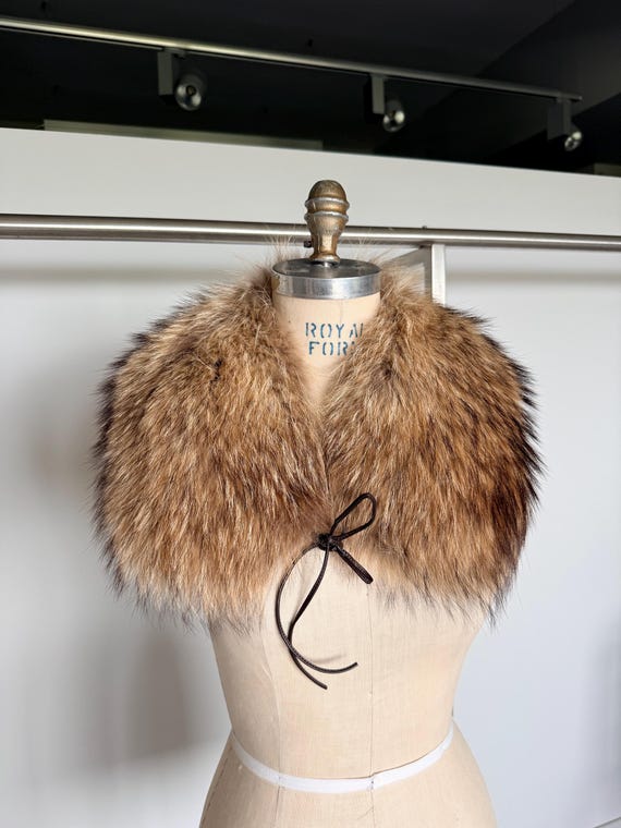 Real fin raccoon natural Fur  Collar: Luxury Neck Warmer Stole