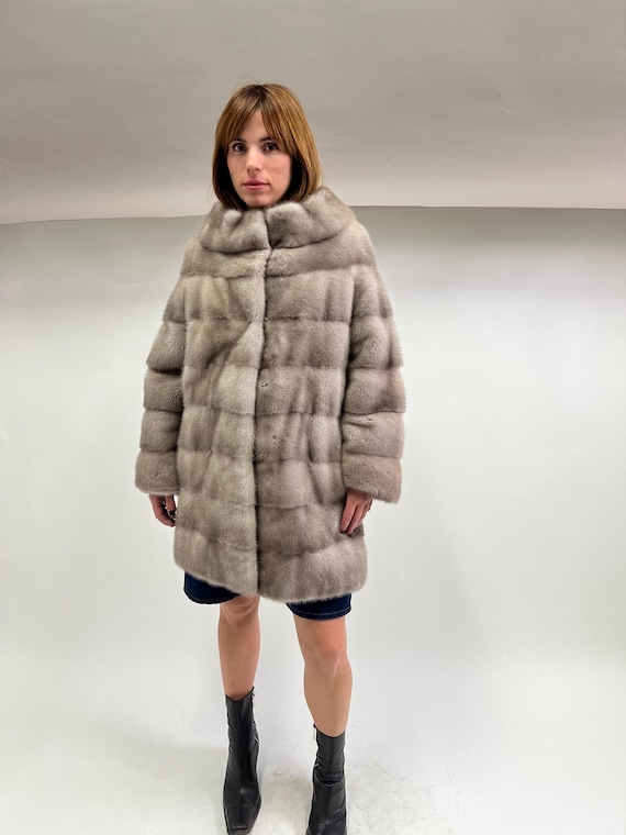 本物のシルバーミンクファーコート、ハイカラーの横長グレーミンク