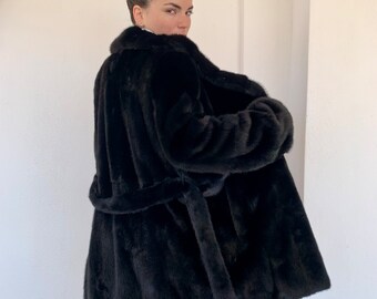 本物のミンクファージャケット：ベルト付きブラックのしなやかなスキン