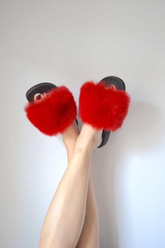 flip flops with fur on them