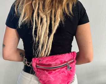 Real swakara lamb  fur bumbag in fuchsia  with metal chain, wearable on waist or shoulder bag. Luxury lined fanny mink fur bag.