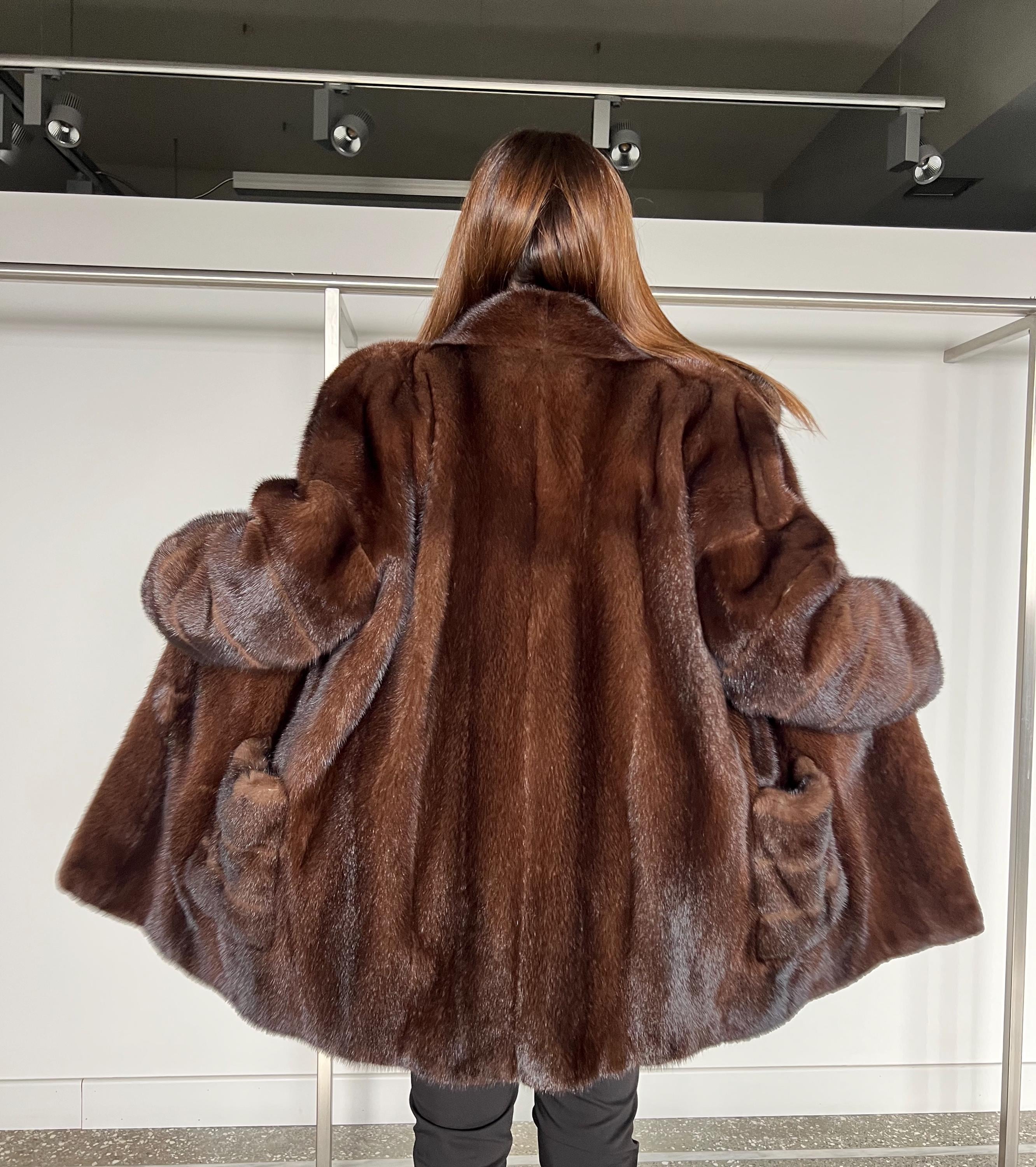 本物のブラウンミンクファージャケット：サガ デミ バフカラーコート