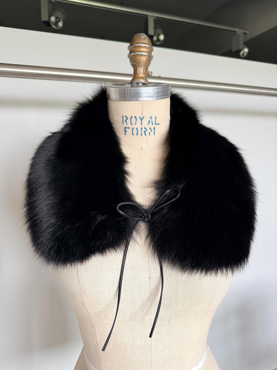 Real fin raccoon dyed Fur Black Collar: Luxury Neck Warmer Stole