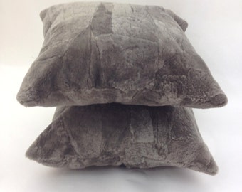 チョコレート色のシープスキンクッションカバー - Etsy 日本