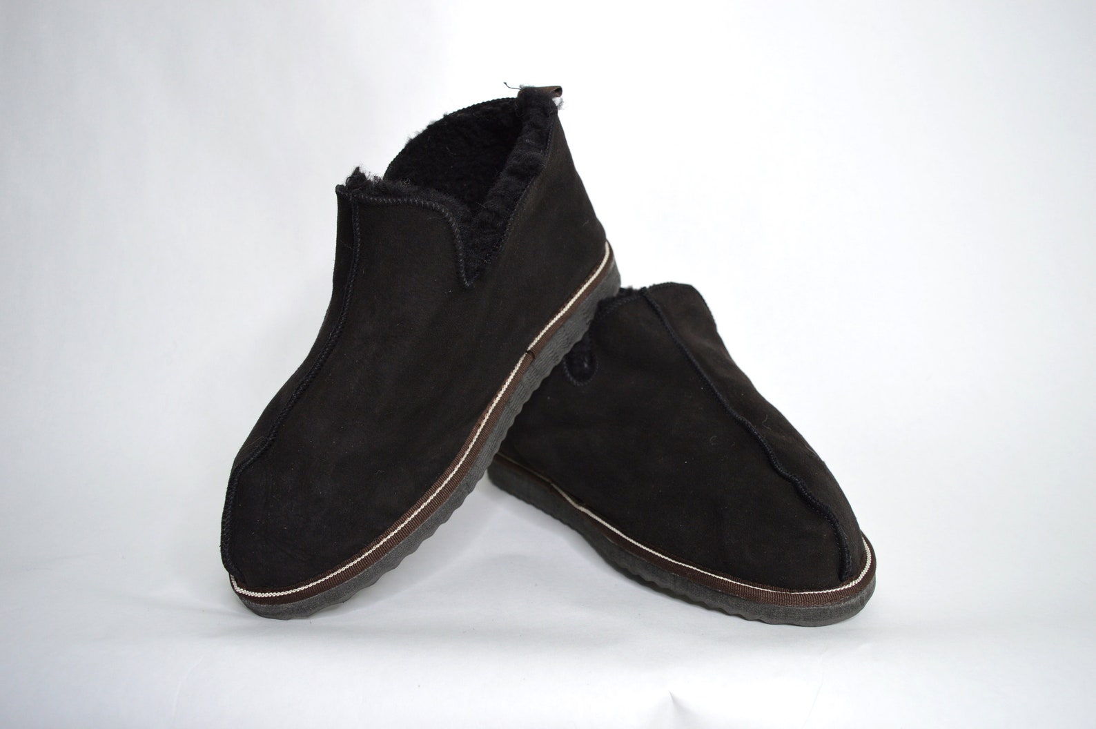 mens sheepskin house shoes