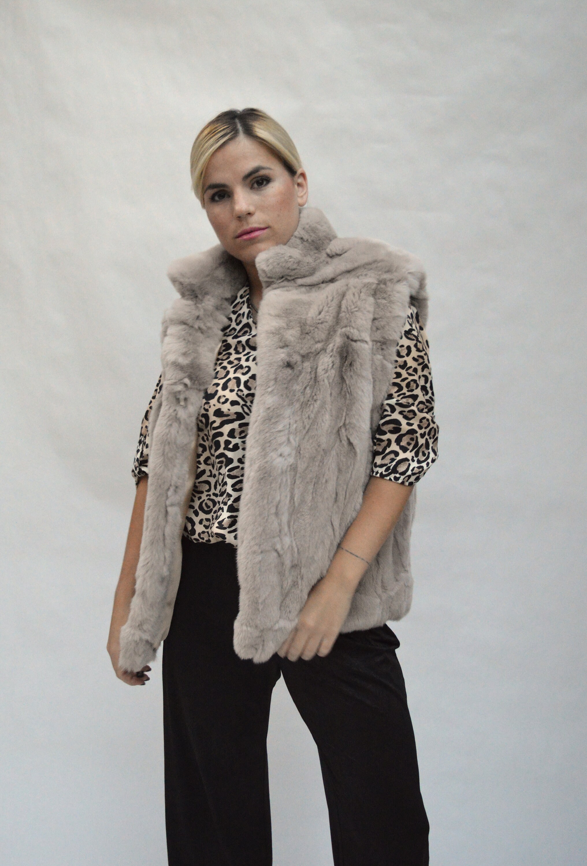 Gilet en peau de lapin sale