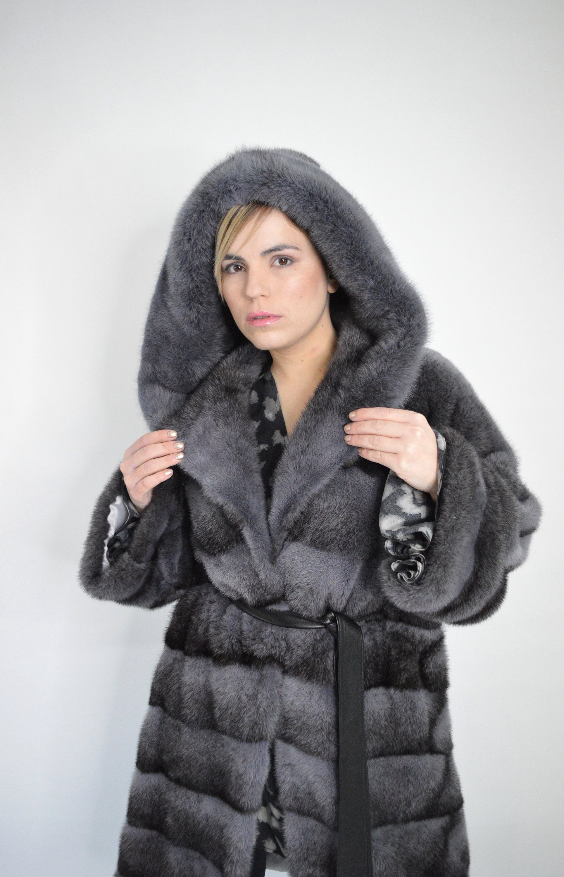 BeFur Real Sapphire Mink Fur Coat with Hood and Belt. Genuine Mink Stroller in Gray, Unique Jacket from Premium Mink Skins, Farming Fur pelts.