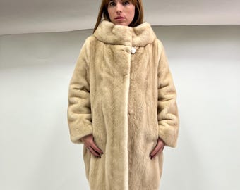 Abrigo de piel de visón Real Saga: terciopelo palomino beige, regalo de lujo