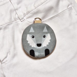 Mini monedero redondo con cremallera de lobo hecho a mano, accesorio de lobo gris para niño o adulto
