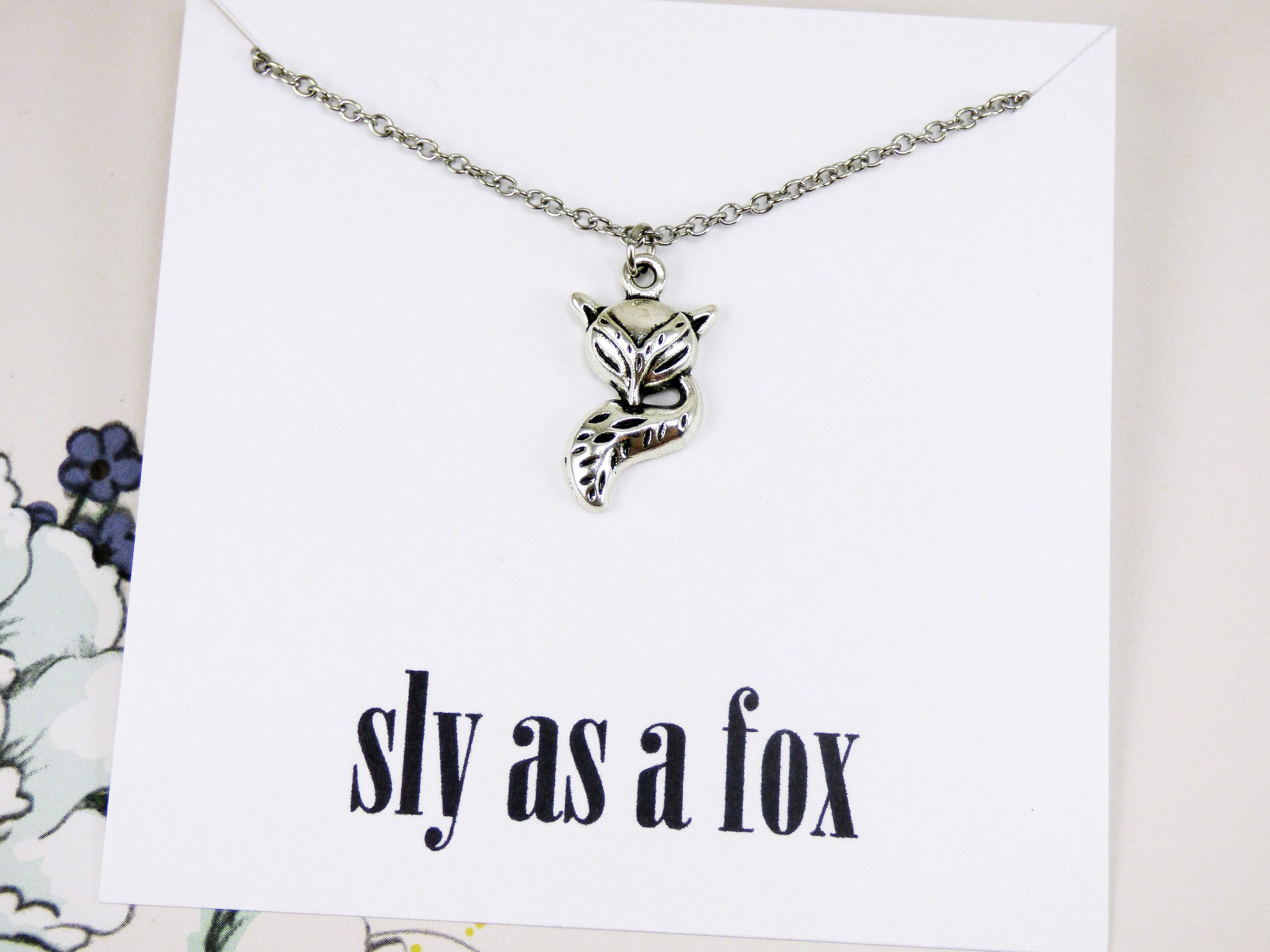 NOUMANDA Antique Silver Fox Round Engraved Animal Pendant Necklace Fashion Jewelry