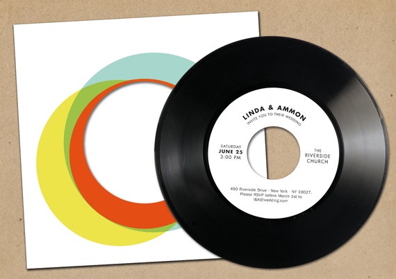 Einladungen zur Hochzeit aus echter Schallplatte | Personalisierte Hochzeitseinladungen aus Vinyl | Kraftpapier Hochzeitskarte | Phonoboy