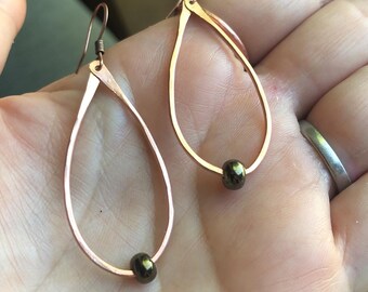 Copper hoop earrings with Czech seed bead