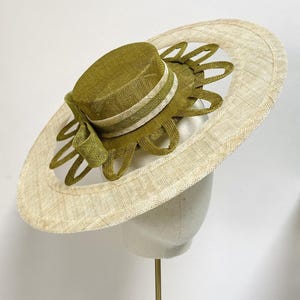 Green Boater Hat, Sinamay Boater Hat, Two Tone Hat, Green Wedding Guest Hat, Wide Brim Hat, Green Ascot Hat, Green Race Hat