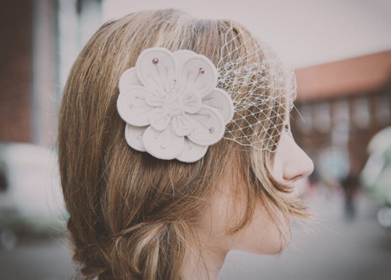 Flower Bridal Birdcage Veil, Felt Flower Fascinator, Wedding Flower Headpiece, 1950's Veil, Wedding Birdcage Veil, Ivory Veil, Flower Veil image 2