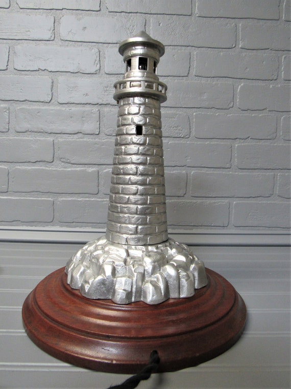Vintage Antique Lighthouse Table Lamp Nautical Decor 13 Tall Rare Nice Quality Cast Aluminum