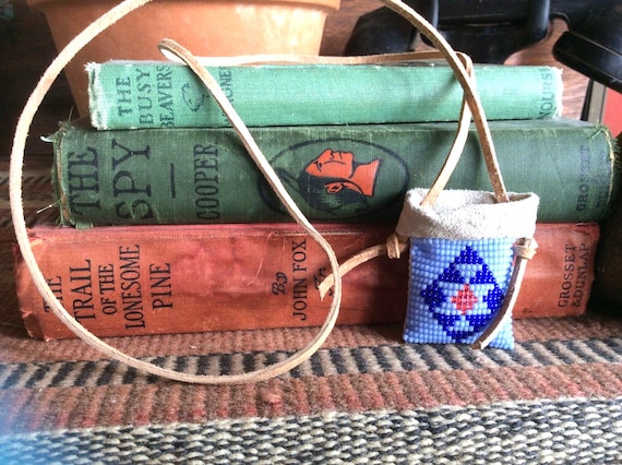 Native American tribal pattern beaded Medicine/Amulet/Prayer/Dream bag/pouch
