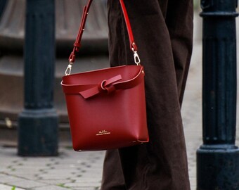 Minimalist Handmade Leather Bucket Bag Burgundy