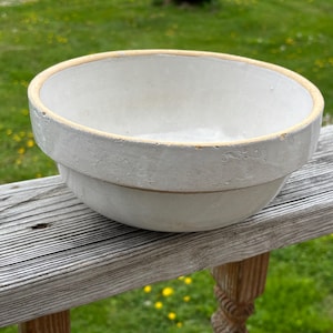 Tigela de grés branca com borda larga, 23 cm (9 polegadas)