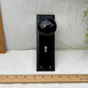 Tirador de puerta decorativo, tirador de puerta vintage de porcelana negra fijado a una placa de puerta rectangular negra, tirador de pomo de puerta corredera