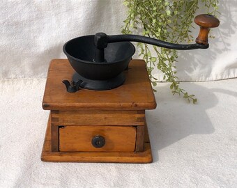 Vintage Coffee Grinder, Vintage Coffee Mill, Prim Wood Metal Coffee Grinder, Tabletop Coffee Grinder, Coffeehouse Decor, Farmhouse Kitchen