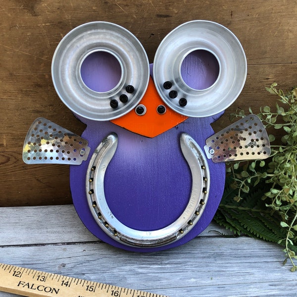 Art de hibou, hibou mural créé à partir de matériaux de récupération et d'objets trouvés, art de hibou lunatique, décoration de jardin, art de jardin, décoration de chambre d'enfant