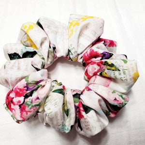 Cute flowers  90&#39;s  scrunchies hair ties