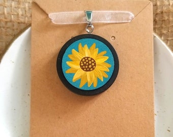 Sunflower Necklace Charm, Wood Pendant Necklace for Women, Sunflower Pendant Necklace, Sunflower Gift for Mom, Hand Painted Sunflower