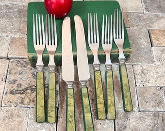 Love that Retro vibe Flatware Lucite Green Marbled Forks & Knives Federal Stainless Steel - Vintage 2 Knives 5 Forks - Age Related Wear *