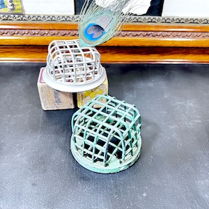 Wire Metal Flower Frog Lot of 2 - Metal Wire Cage Flat Top w/ Round Base - Vintage