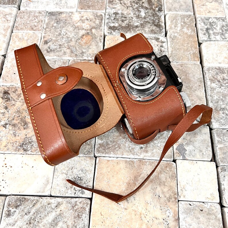 Argus Film Camera 1940's Era in Leather Case Untested Most Likely