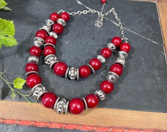 It makes a statement - Necklace w/ Red & Silver Tone Beads Metal Chunky w/ 2 Strands - Vintage Show Stopper!