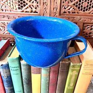 A Pot to ? Enamel Chamber Pot Bowl - Metal Bowl w/ Handle - Vintage Speckled White Blue Enamelware Pot / Basin / Planter