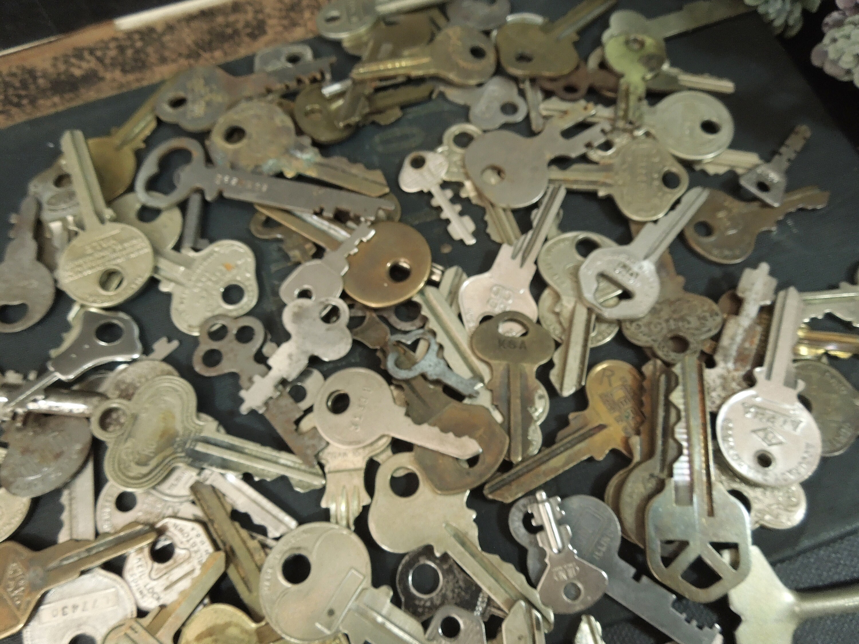 35 Metal Key Lot Vintage Repurpose Assemblage Jewelry Etsy