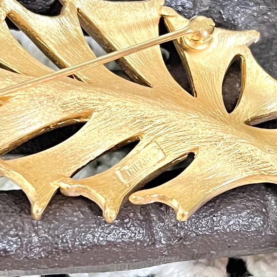 Brooch Gold Tone 5 Pieces - Coro Ribbed Leaf w/ P… - image 8