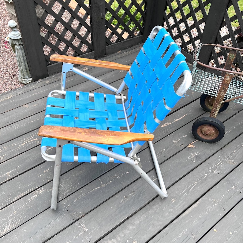 folding-deck-lawn-chair-wood-armrests-vintage-aluminum-frame