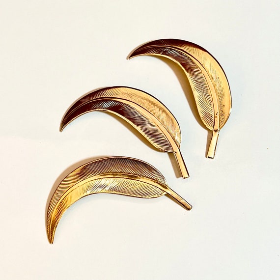 Brooch Gold Tone 5 Pieces - Coro Ribbed Leaf w/ P… - image 3