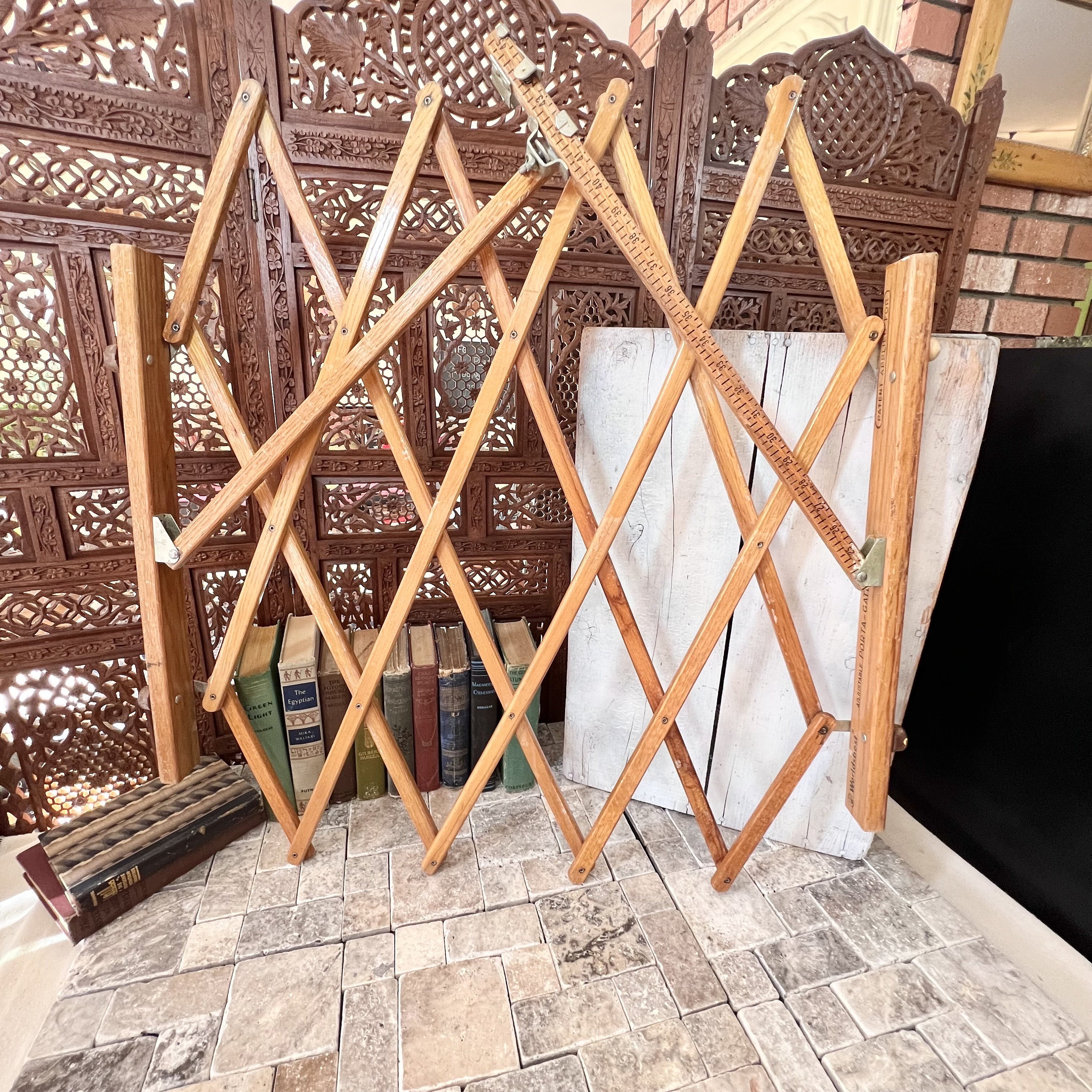 Expanding wooden gate 2025