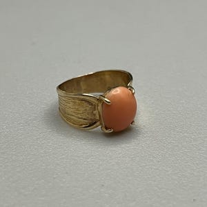 Beautiful Vintage .585 14K Solid Yellow Gold & Pink Coral Wide Band Estate Ring Size 6.5 3.6g