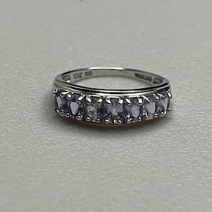 Beautiful Fine .417 10K Solid White Gold & Tanzanite Band Ring size 7 2.1g