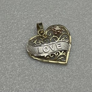 Beautiful Fine .417 10K Solid Yellow Gold Estate LOVE Heart Pendant 0.8g