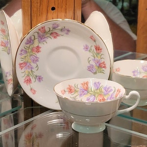 Vintage Royal Grafton Fine English Bone China Tea Cup and Saucer FC33