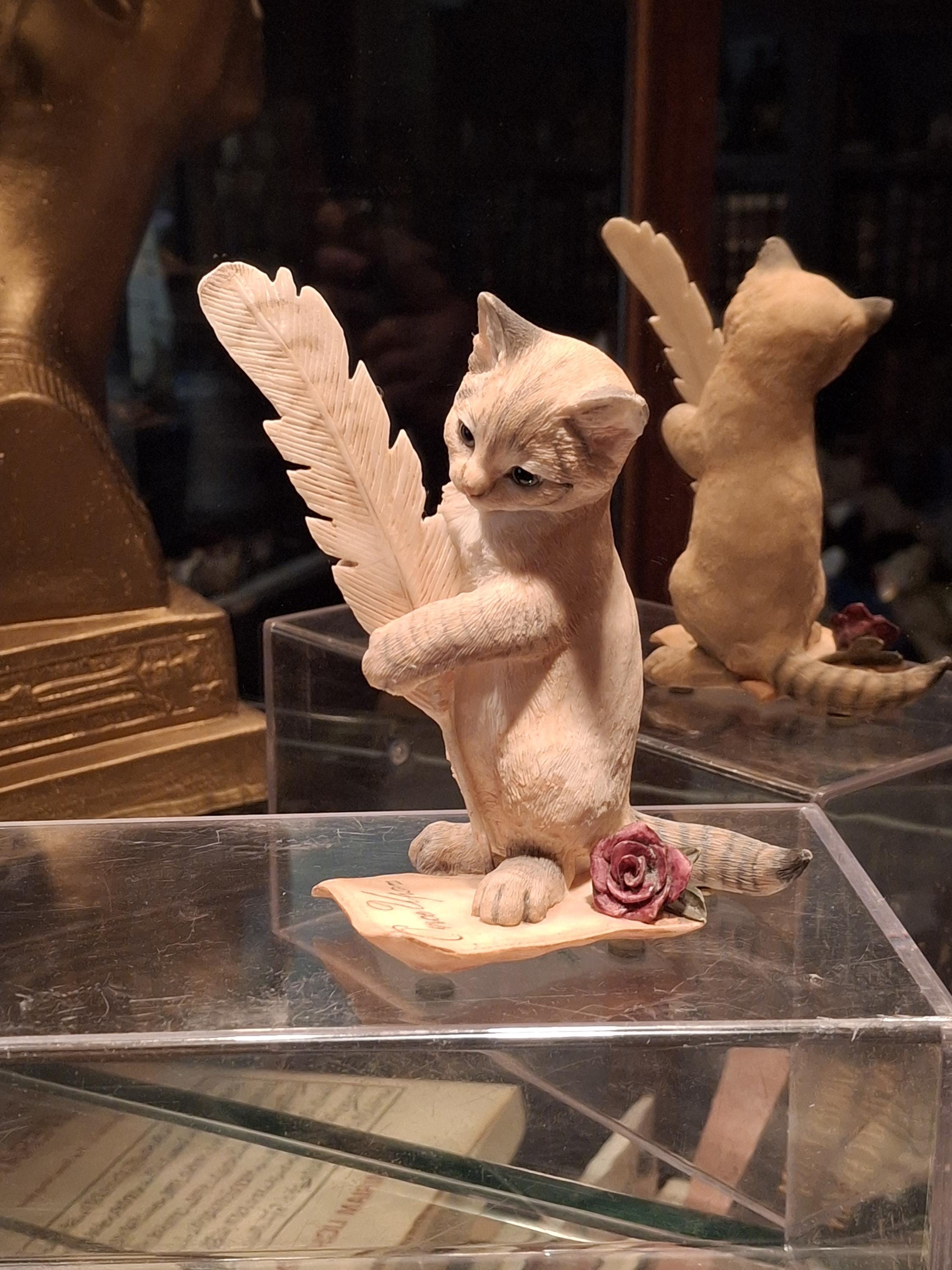 Country Artists ネコ　置物 Vintage Country Artists Retired Hand Painted Resin Cat Figurine