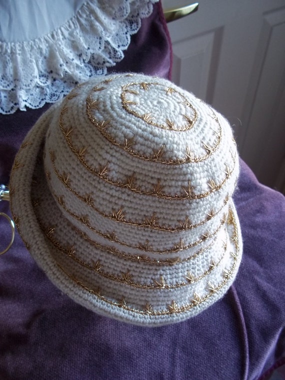 1940's Hand Crocheted Ivory and Gold Wool Ladies'… - image 1