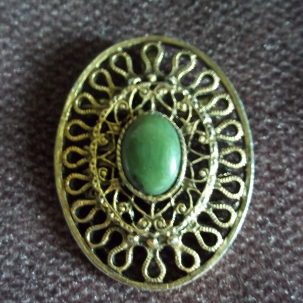 Vintage Gold Tone Jade Pin Pin or Brooch