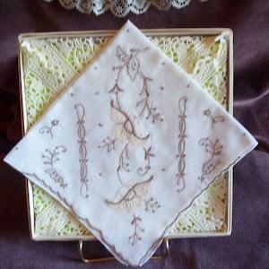 Handkerchief / Hankie Embroidered Tan and White Floral Pattern
