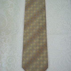 Elegant  Gold Tone and Tan Neck Tie by Van Heusen