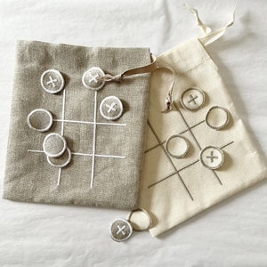 Morpion. Tic-Tac-Toe. Embroidered fabric pocket game.